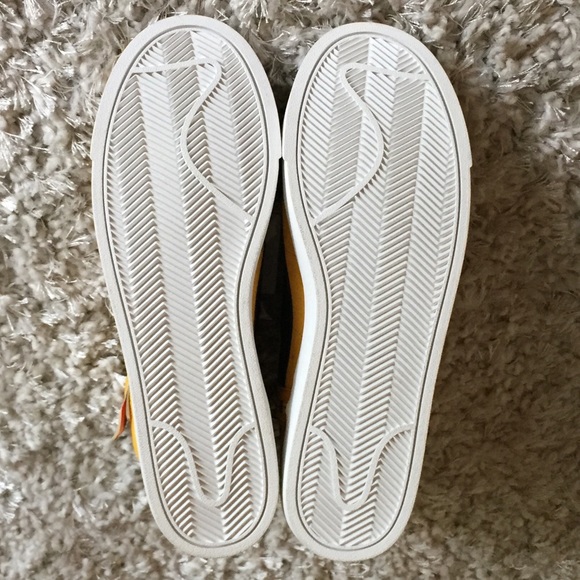 Nike Blazer Mid Rebel Yellow BQ4022-700 Pins 9 - Picture 8 of 8